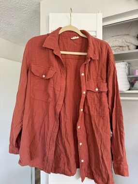 Women’s Linen Rust Colored Long-Sleeve Button-Up Shirt